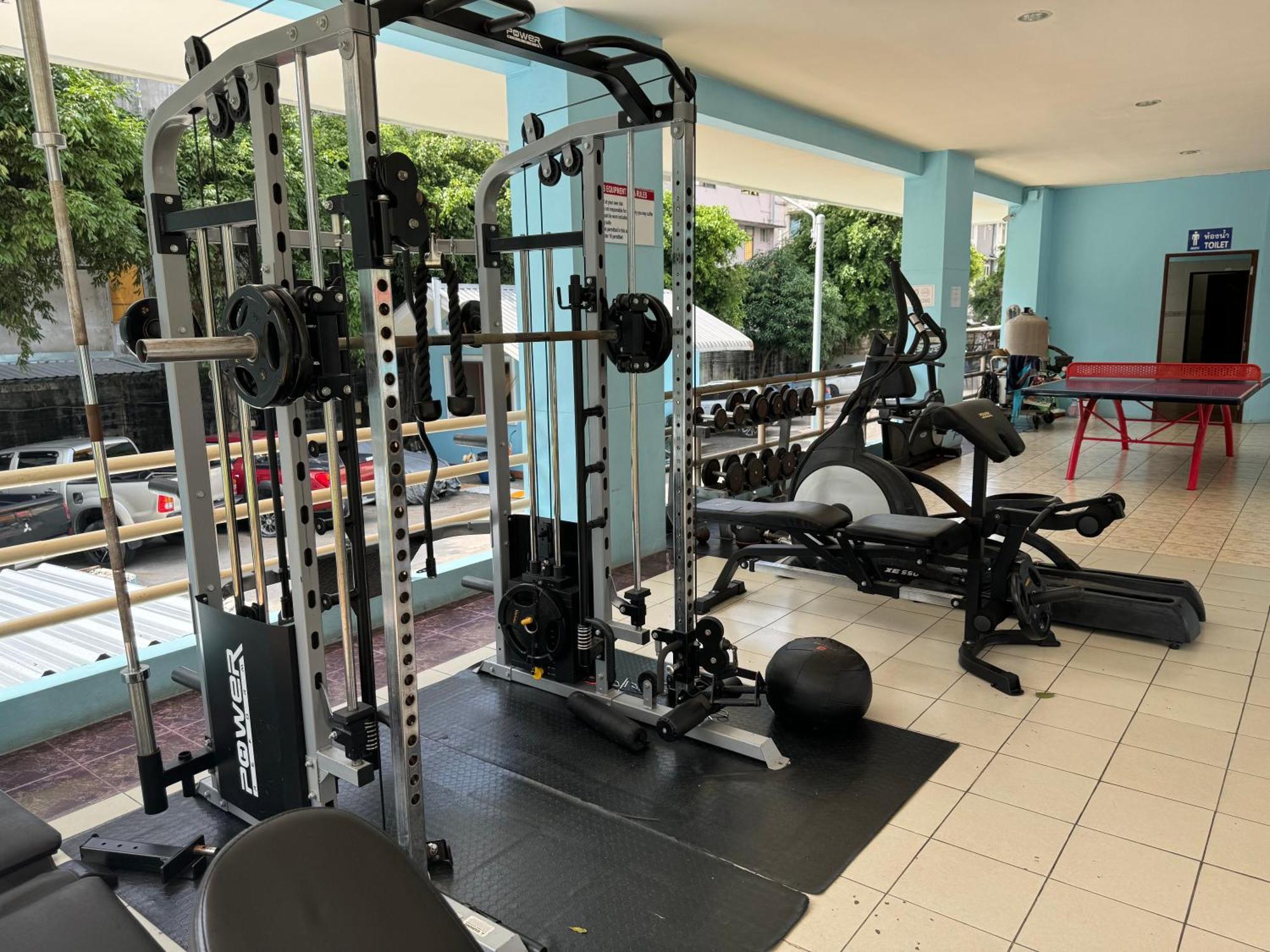 Mina 美景公寓酒店 Pattaya Extérieur photo