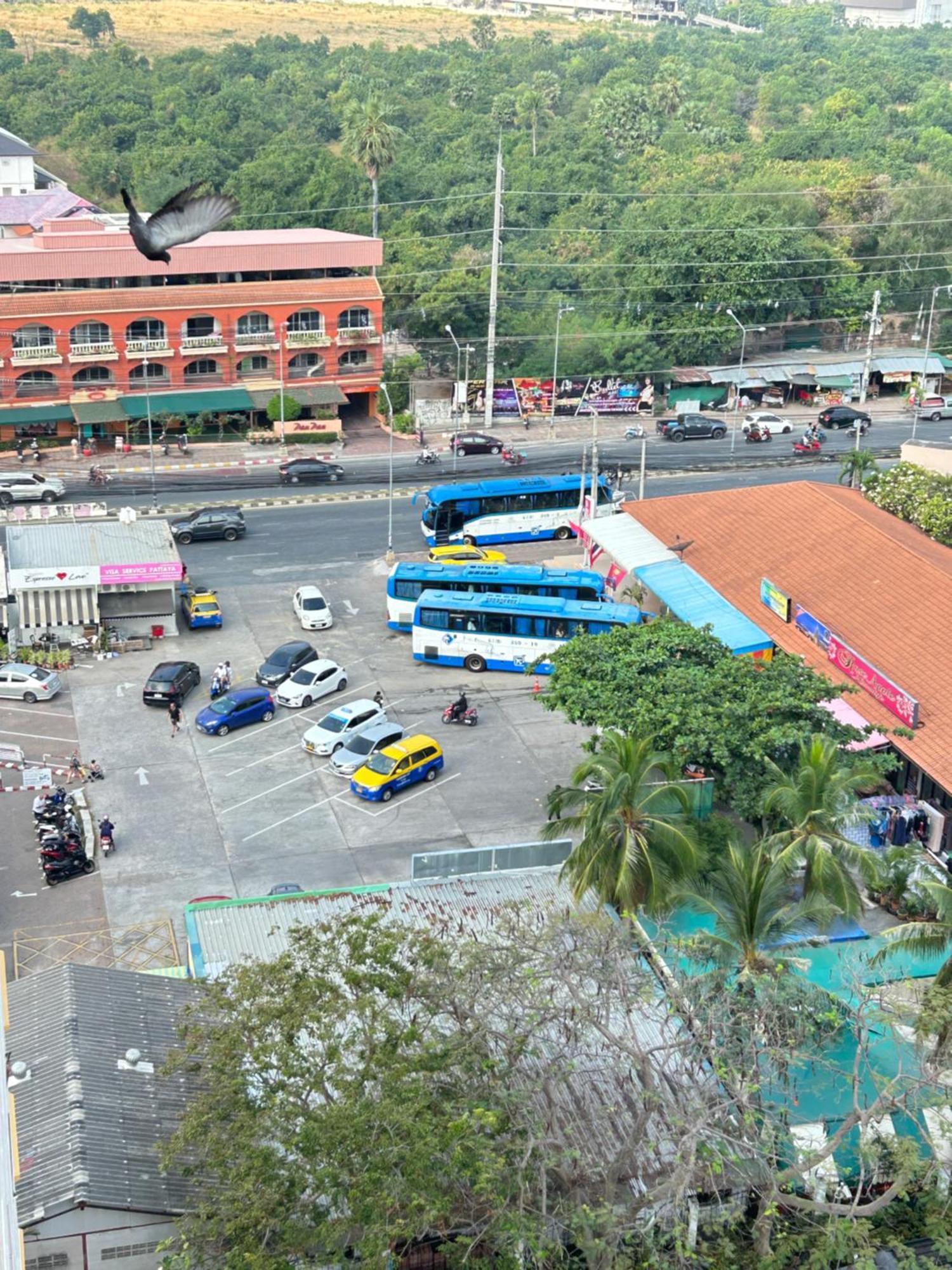 Mina 美景公寓酒店 Pattaya Extérieur photo