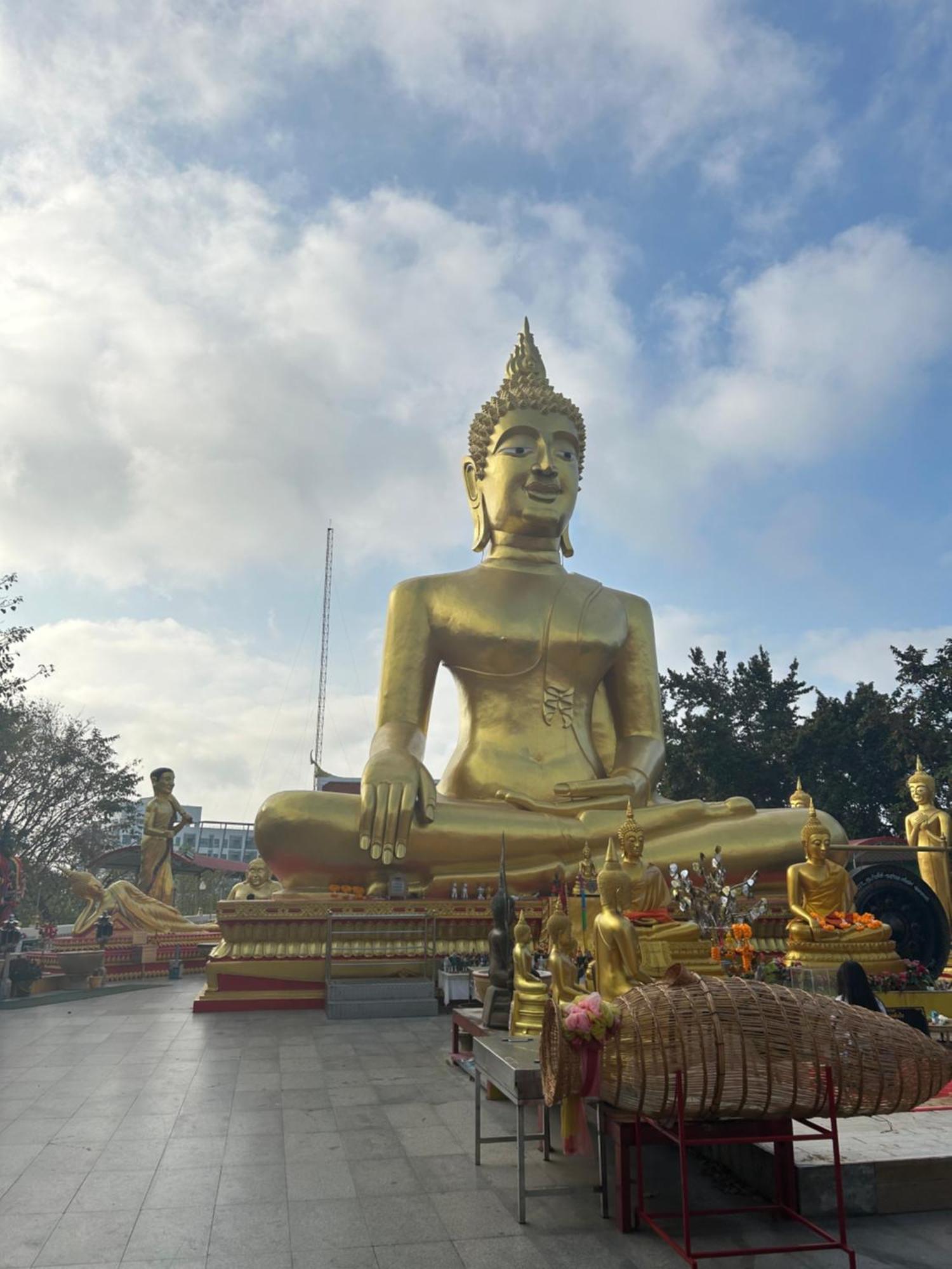 Mina 美景公寓酒店 Pattaya Extérieur photo
